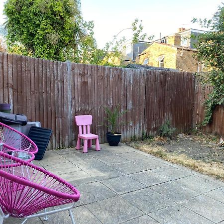 A Lovely Guest Room In West London Exterior foto